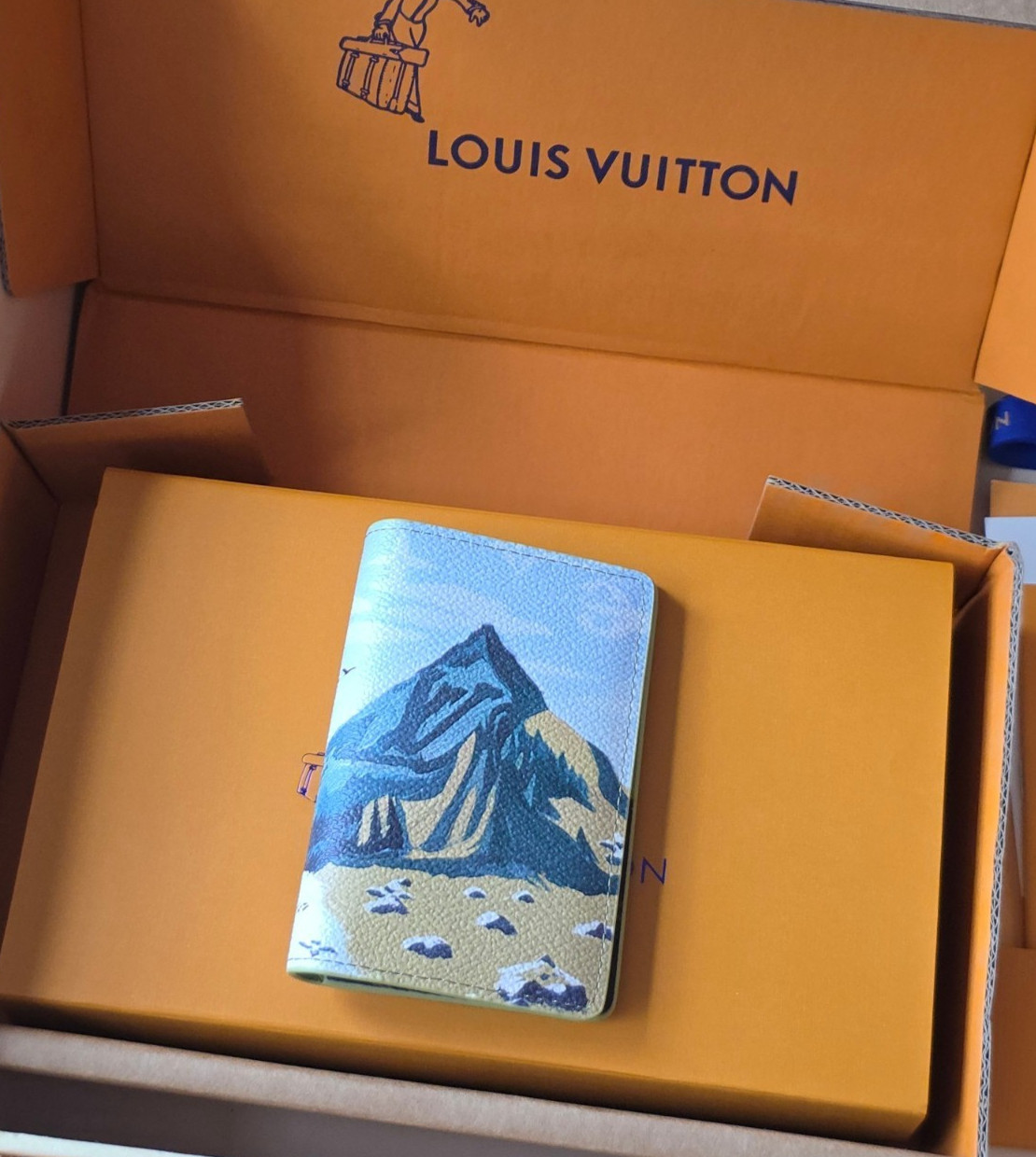 Louis Monogram M29593 Mountain Print Pocket Organizer Card Holder New w / box