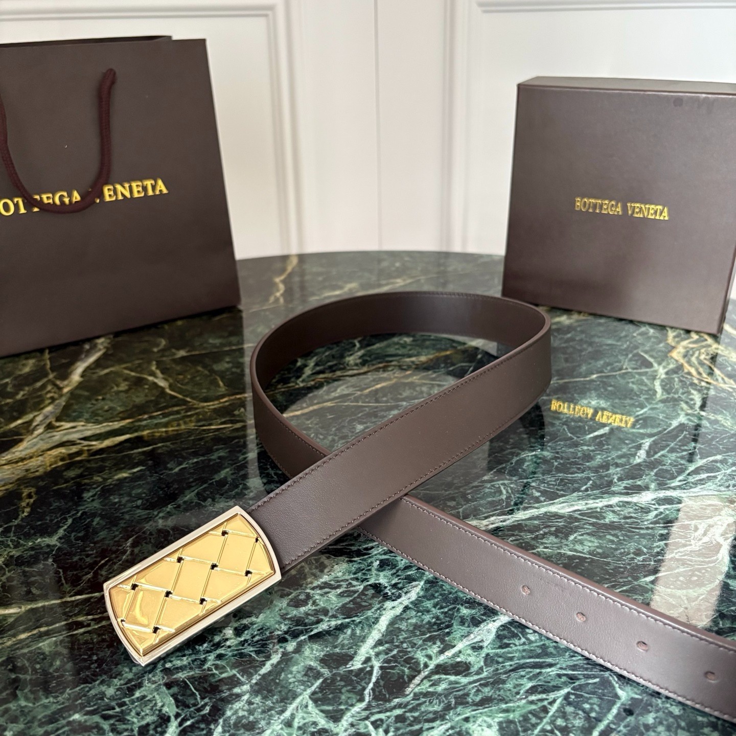 Bottega Veneta Men\'s Brown Leather Belt Gold Intrecciato Buckle