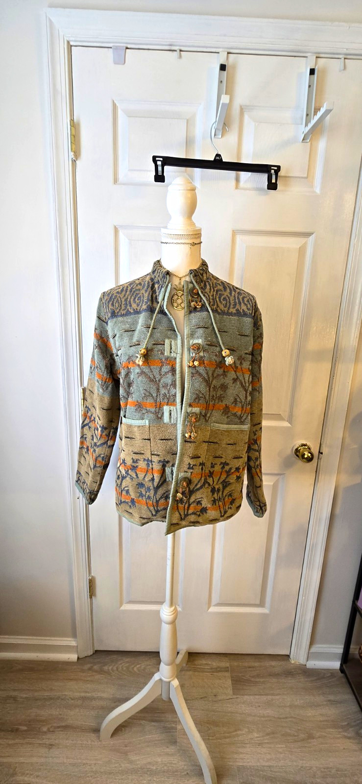 Vintage Flashback Cozy Patterned Knit Tapestry Jacket in Sage Green Tan Med
