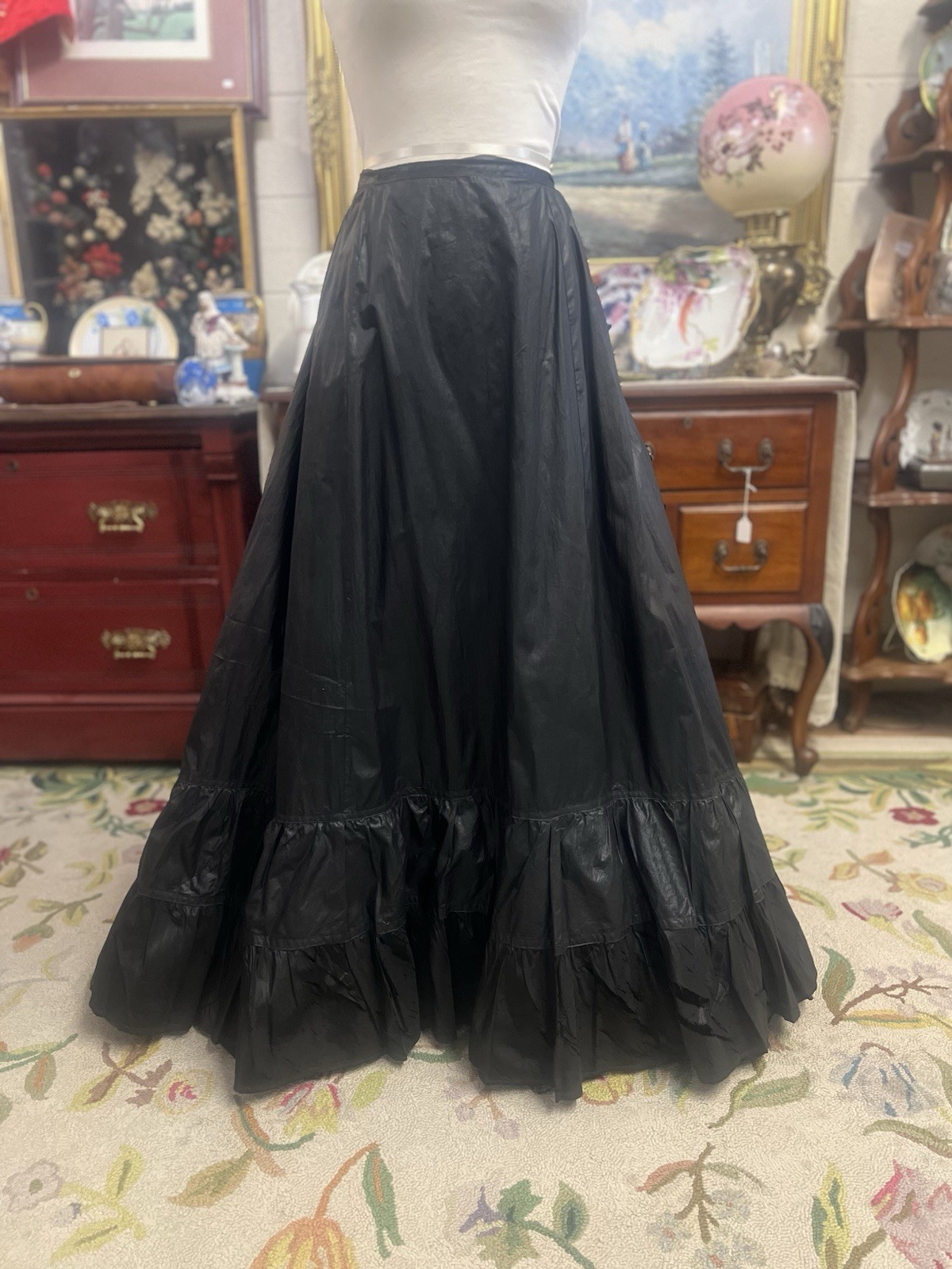 1900’s Black Polished Cotton Slip Silk Bottom Ruffle 1900-1906 