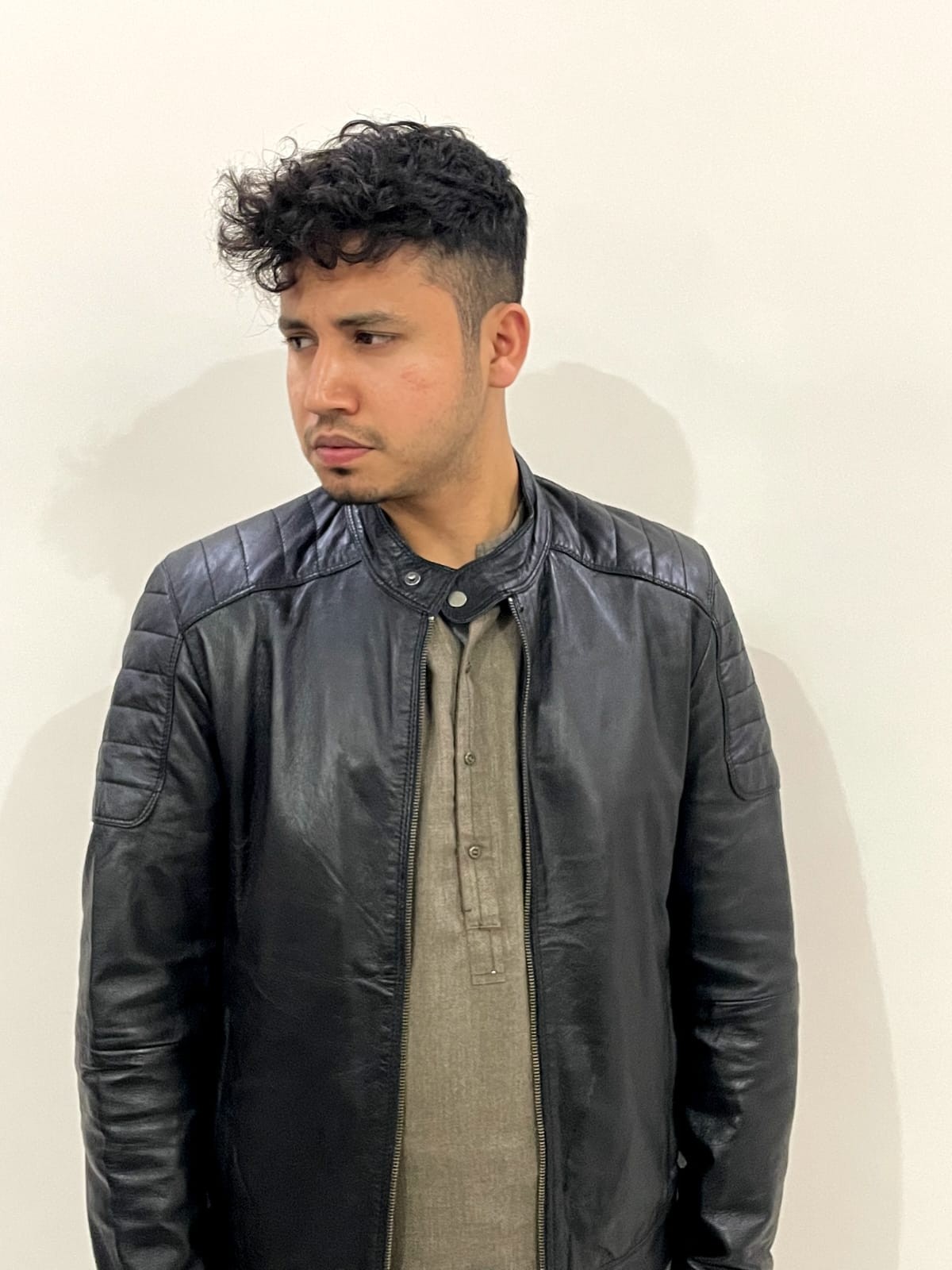 Men\'s Genuine Leather Jacket Black Quilted Shoulder Casual Zip Up Coat