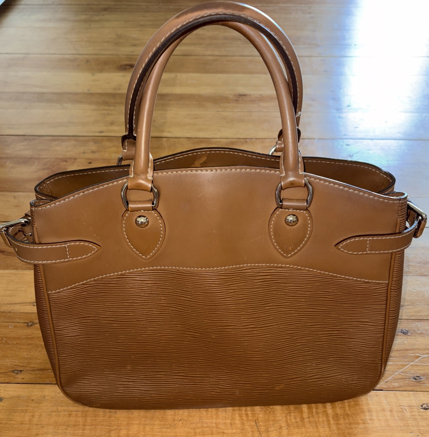 Wow Louis Vuitton Cognac Epi Passy PM, Clean Interior, Great Vintage Condition