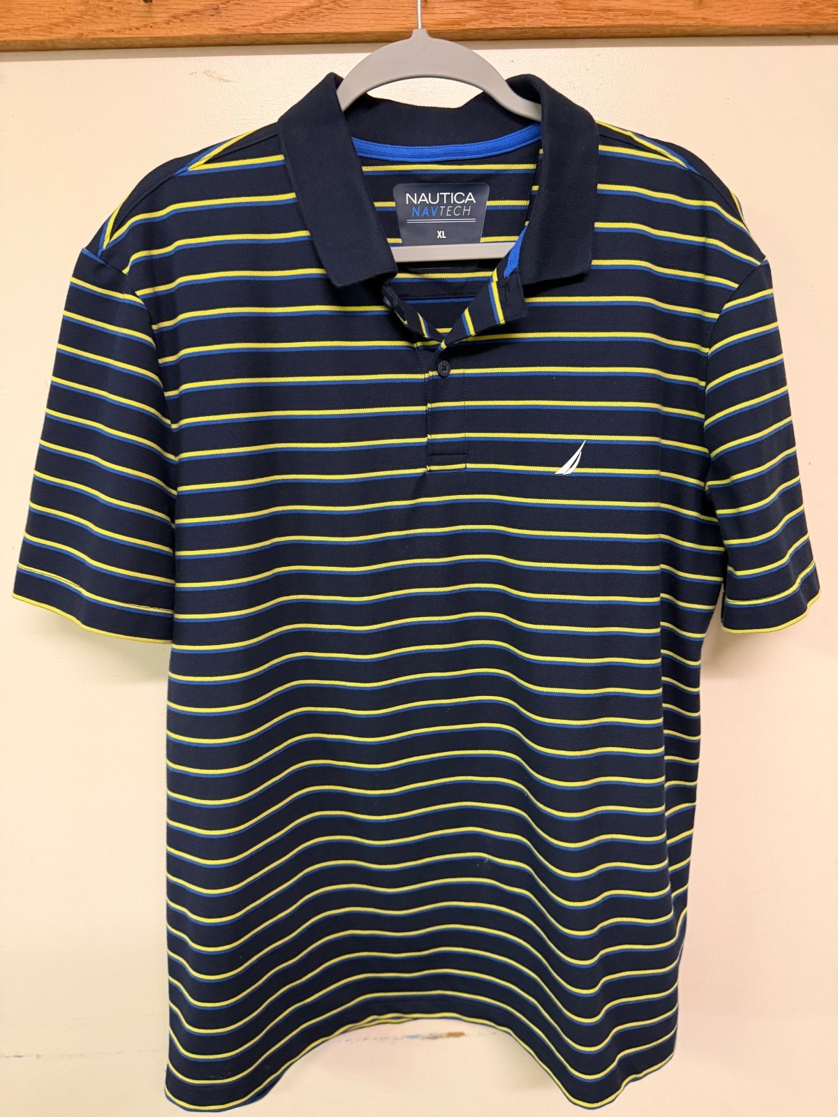 Nautica Navtech Men\'s XL Polo Shirt Navy Blue Yellow Striped