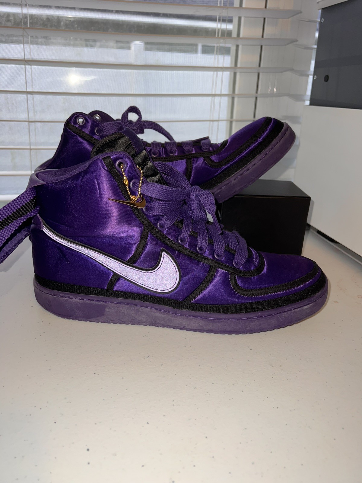 Nike Vandal High Court Purple with original gold color accessory