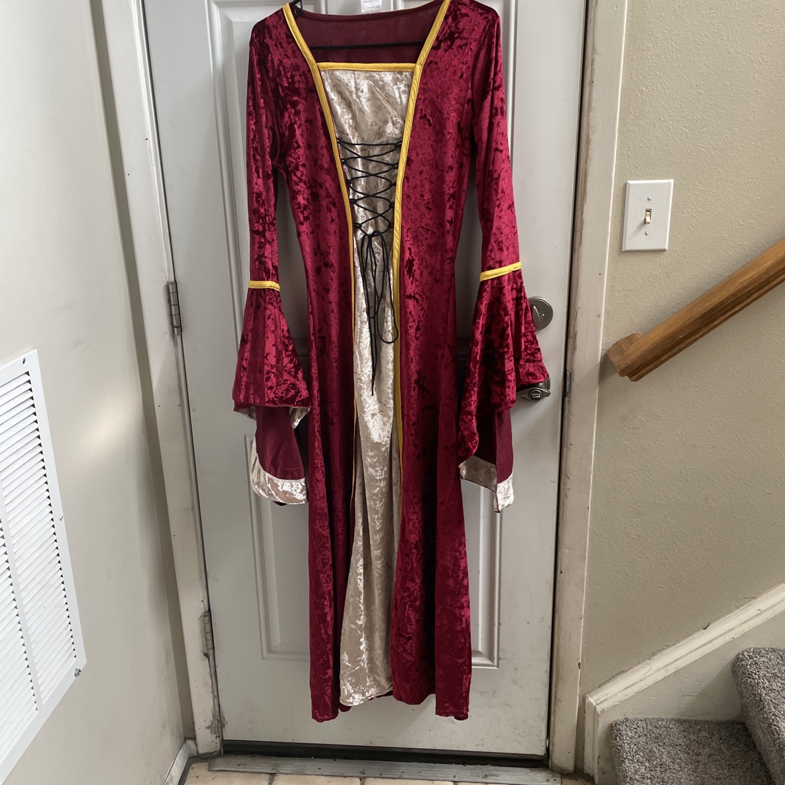 Gorgeous Women’s Sz S Red Velvet Renaissance Medieval Costume Dress 52” Length