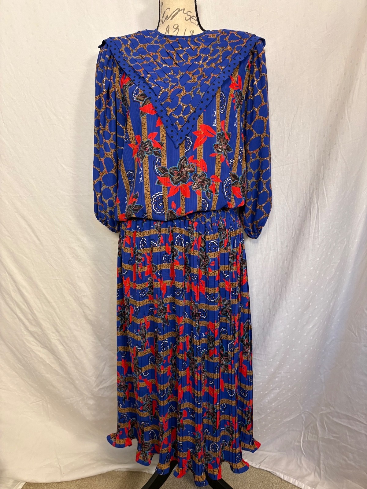 Vintage.  Rare Diane Freis Georgette Dress Blue Red Floral Pleated Belted 1980