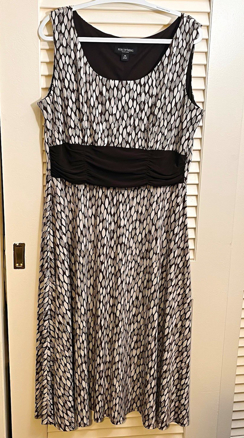Perceptions New York Dress Womens 18 Brown Ivory Geometric Print Ruched Midi