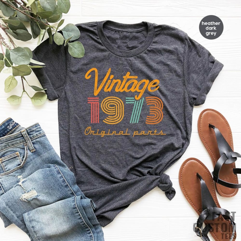 53rd Birthday Vintage 1973 Graphic Tee Retro Birthday Gift Idea Men & Women