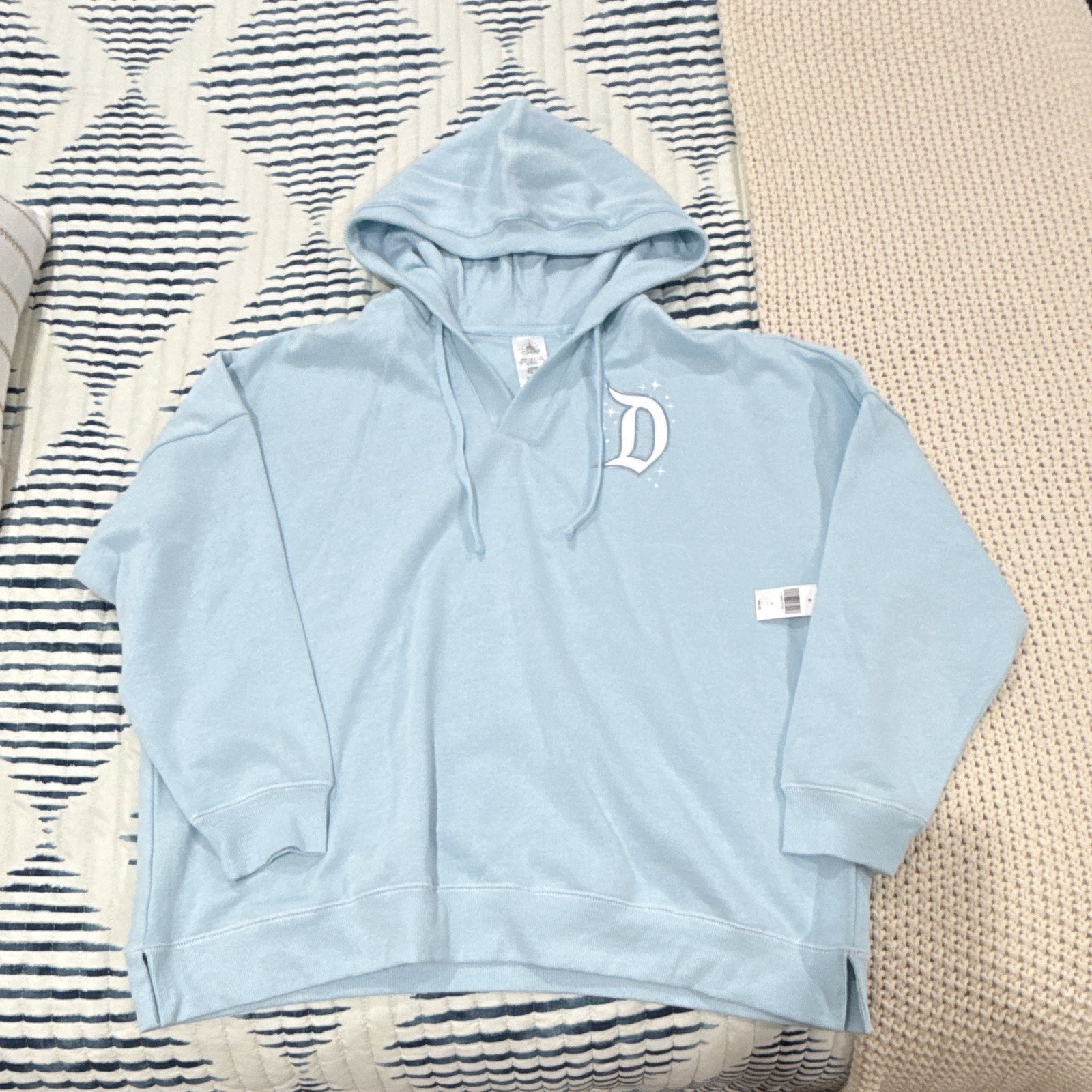 Disneyland Resort Women’s Pullover Hoodie XL Blue Cotton Fleece Castle Logo