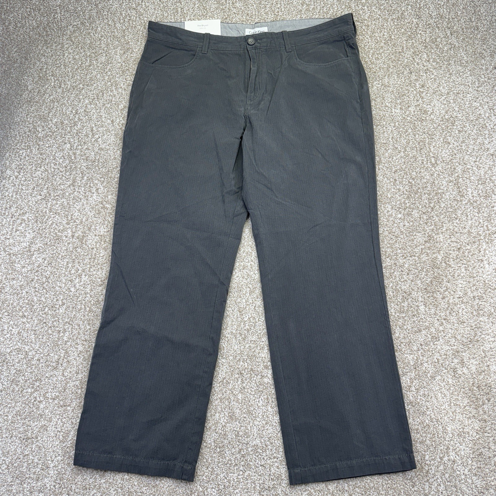 Calvin Klein The Bryant Pants Mens Size 38x29 (Actual 39x28) Gray Stripe NWT 