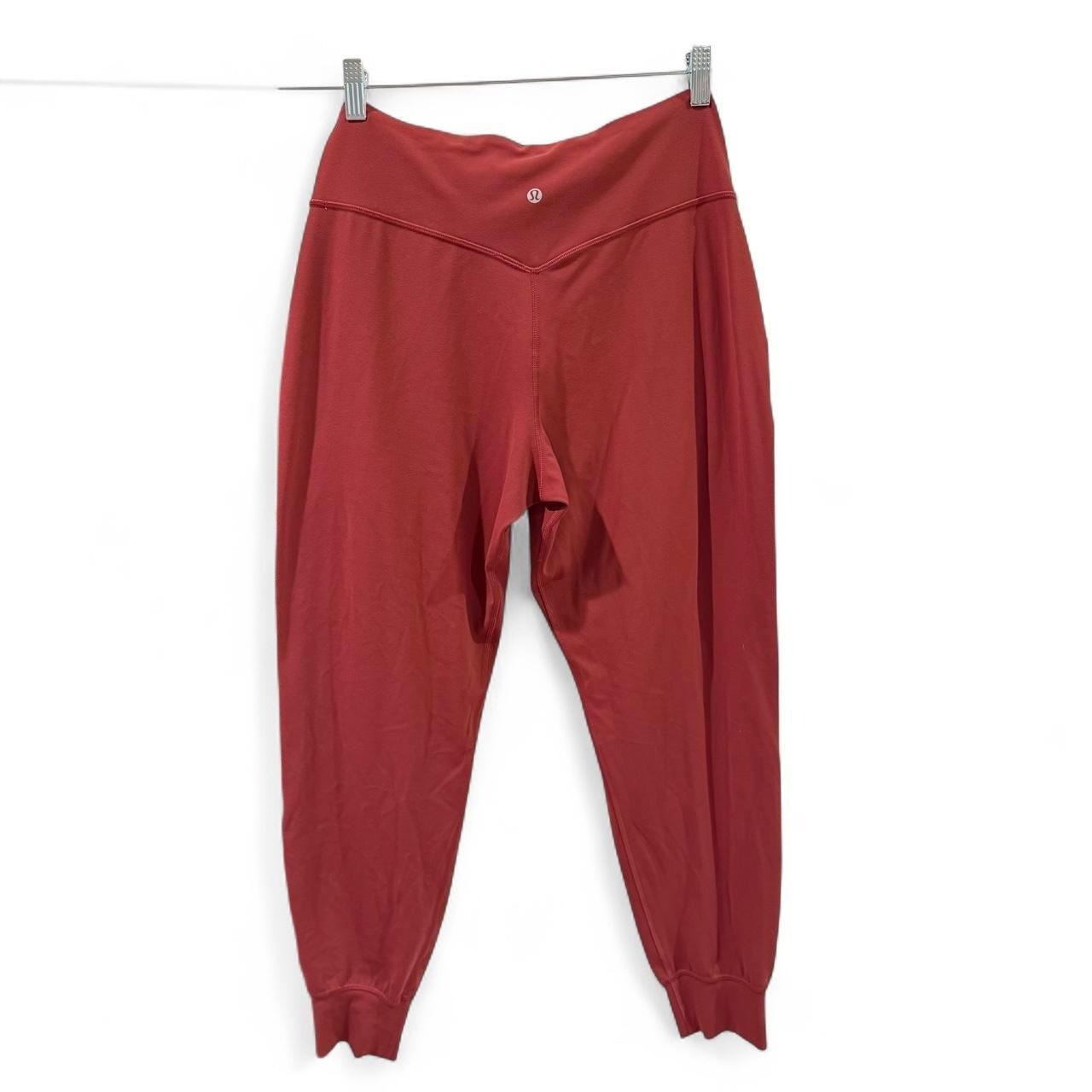 Lululemon DUPE Women\'s burgundy high-waisted athletic joggers