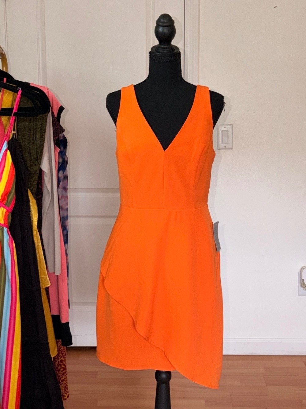 Adelyn Rae Women\'s Nordstrom Tangerine Orange V-Neck Midi Dress Size M NWT