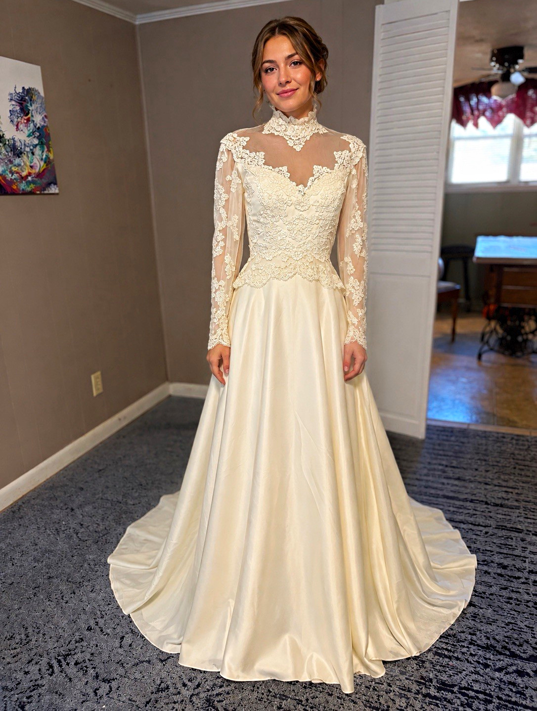 Authentic Priscilla of Boston Ivory Lace wedding dress Size 2