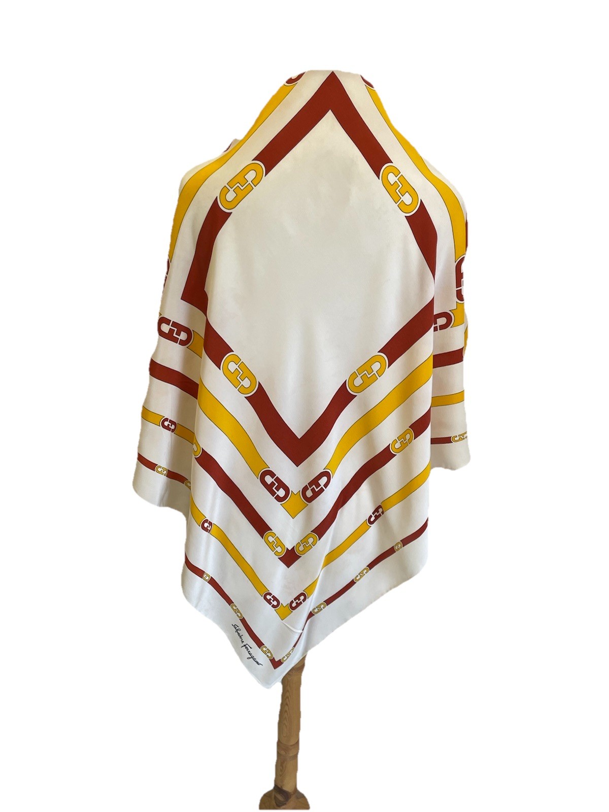 Y15# Authentic Salvatore Ferragamo Silk Scarf Geometric Chain Link Cream Brown