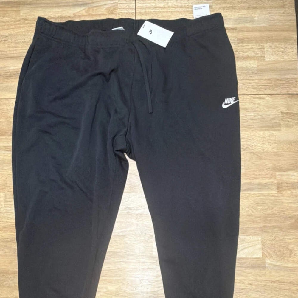Nike Women\'s Plus Size black  3X Black sweatpants 