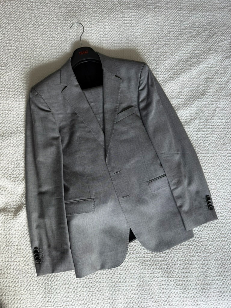 Men\'s Hugo Boss Super 120 Wool Gray Micro-Check 2PC Suit Size 36R