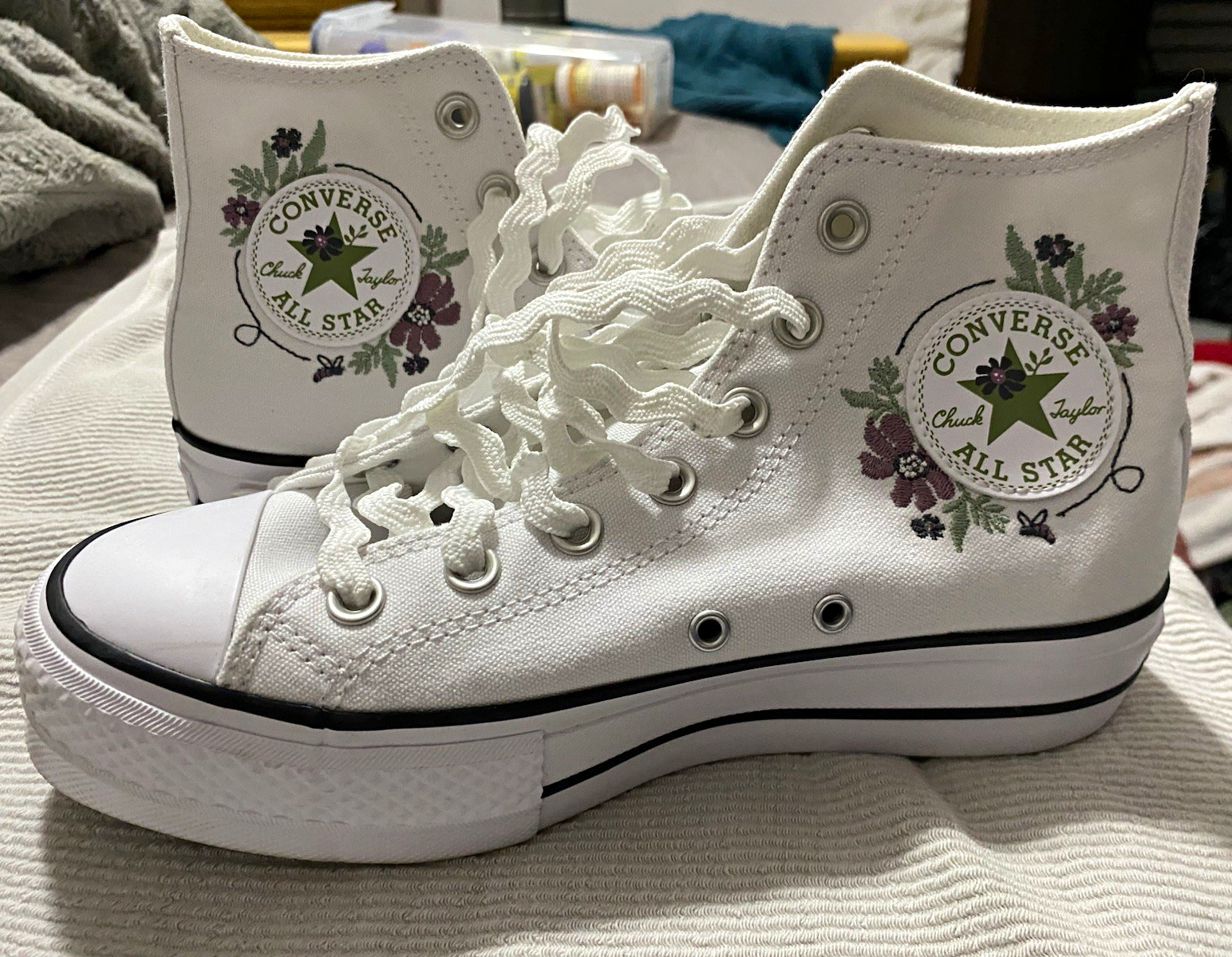 Converse Chuck Taylor All Star High Top White Floral Lace Up Sneakers 7