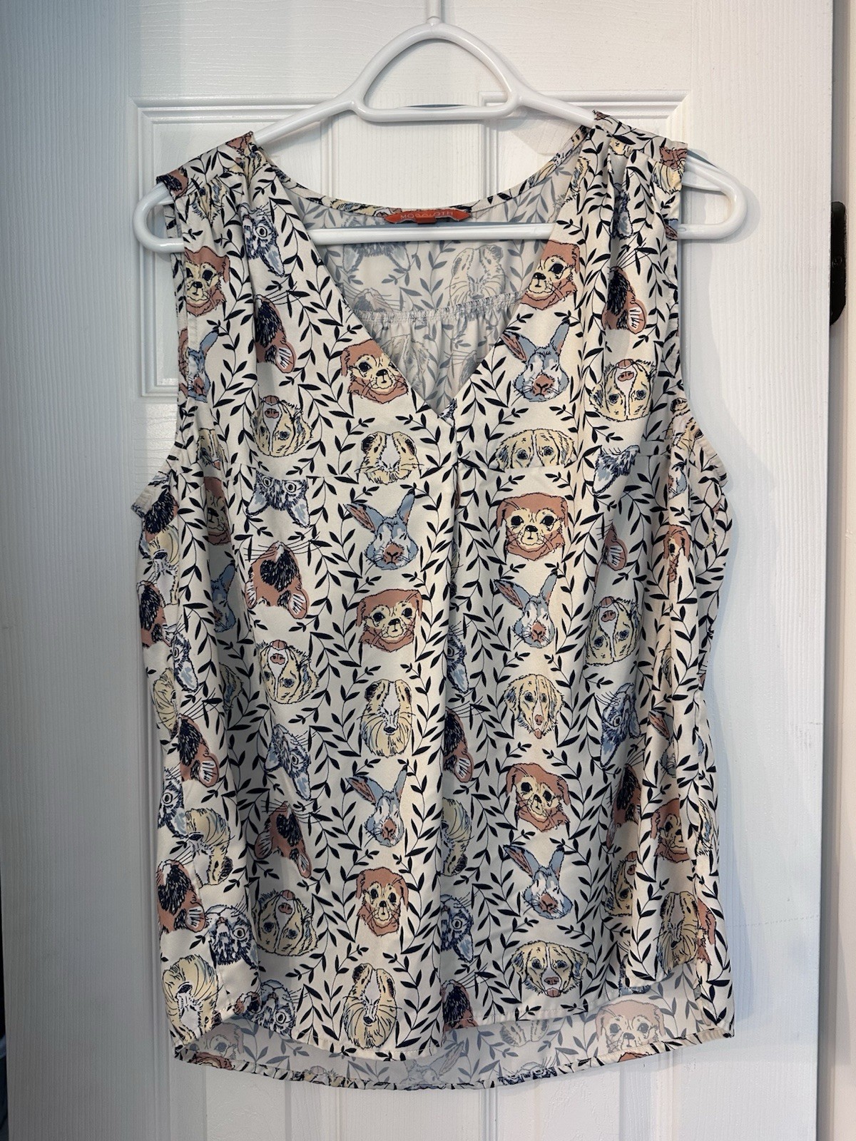 ModCloth Women\'s Sleeveless Blouse V-Neck, Animal Print, L