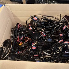 70  Randomly Selected Bulk Wholesale Fashion Sunglasses Assorted Unisex picture