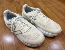 Men’s New Balance 1080 v14 Size 13D White    Hardly Worn - see pics   W1080W14 picture