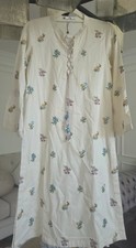 100% cotton Khaadi pakistani designer kurti floral embroidery picture