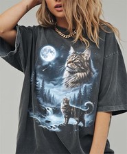 Maine Coon Cat Howling Moon Graphic Comfort Tee Animal Lover Gift picture