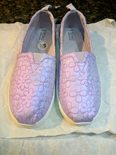 TOMS Women’s Purple Floral Embroidered Slip-On Flats Closed Toe US 5.5 picture