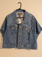 *NEW* Torrid 4 4X 26 Denim Cropped Trucker Jacket Short Sleeve Rio Grande NWT picture