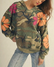 Women’s camo and floral hoodie, viral tik tok hoodie picture