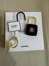NWT CHANEL PadLock Lock & Key Set Rare Counter VIP Giveaway Gift Bag Keychain picture
