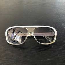 Badgley MIschka sunglasses model FLOYD in CRYSTAL color picture