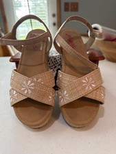Jellypop- Francesca Wedge Sandals adorned with white daisies - Girls Size 4 picture