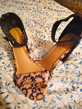Torrid Women’s Size 11 Navy/Pink Floral Strappy Open Toe Ankle Strap Block Heels picture