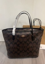 Coach New model of Ola double-sided tote bag CCD66  - Fashionable Crossbody Bag picture