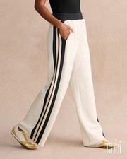 NWT $139 Cabi Track Pant, Size Medium, Fall 2025 New Release, Style #5001 picture