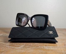 CHANEL CH5555 Urban Vintage Square Sunglasses 53mm Black/Gray Polarized Lens picture