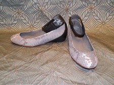 New Womens Tsubo Gylda Charcoal Grey Snake Pattern Wedge Ankle Strap Flats Shoes picture