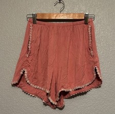 New POL Embroidered Shorts Size S Mauve Floral Lace Trim picture