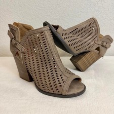 Jellypop Odessa Bootie size 7 picture