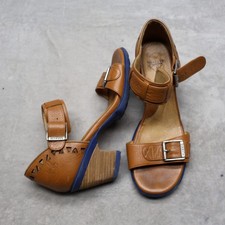 John Fluevog Women 9.5 Sandals Brown Leather Block Heel Buckle Summer Artsy Boho picture