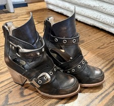EUC- Freebird by Steven Sonomas. Size 7. Excellent Condition picture