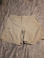 L.L.Bean Women's 18 Regular Khaki Hiking Outdoor Shorts Zipper Pocket picture