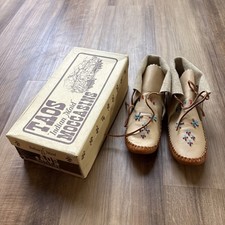 Taos Moccasins Indian Maid Headstock Beaded Leather Size 5 Brown Sand New picture