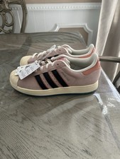 SpongeBob SquarePants x adidas Superstar Patrick Star picture