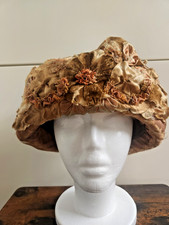 1920’s Cloche hat with an Upturned Brim, authentic vintage picture