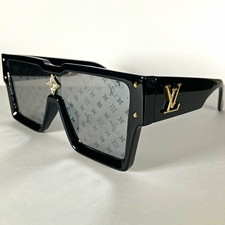 Louis Vuitton Men's Oversized Square Sunglasses Black/Gray Monogram 6007 145mm picture