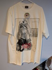 vintage 1995 miss piggy x guess jeans GUESS WHO shirt picture