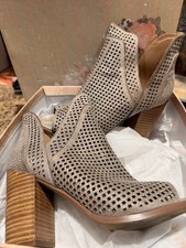 Brand New Platform Sandals Size 8.5 picture