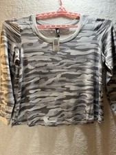 Torrid Gray Camo Long Sleeve Tee Shirt Women’s Size 1 14/16 Lightweight NWT picture