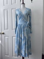 Diane von Furstenberg Collectable and Rare Vintage Wrap Dress Made In Italy Sz 4 picture